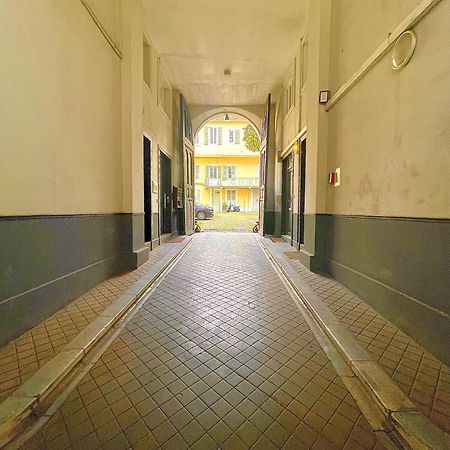 Tiny Stud Apartment โป ภายนอก รูปภาพ